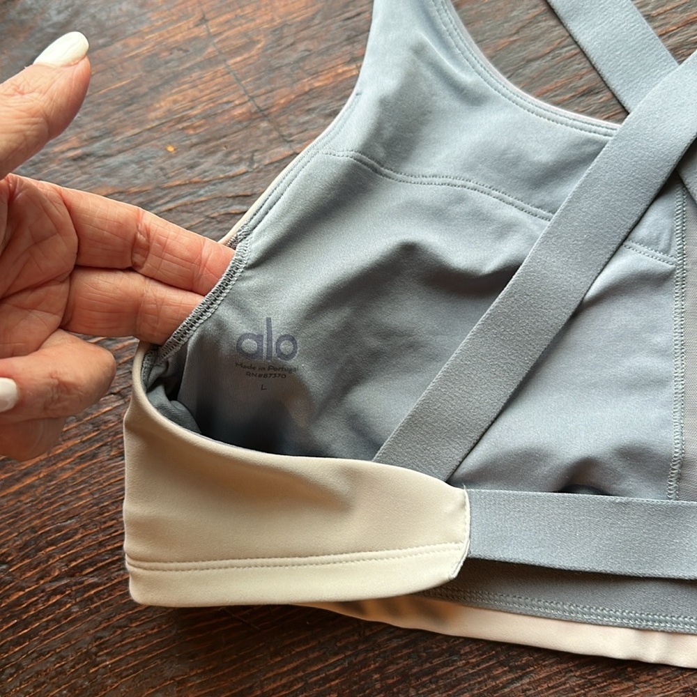 ALO - Vapor Gradient Dusk Take Charge Bra - Picture 7 of 9